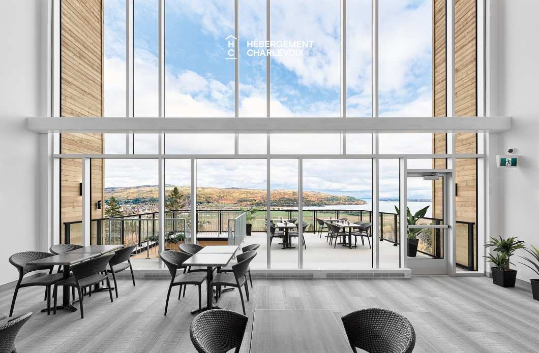 MGR-750:  Condo 4e étage - Penthouse avec vue, perché au-dessus du Fleuve St-Laurent.