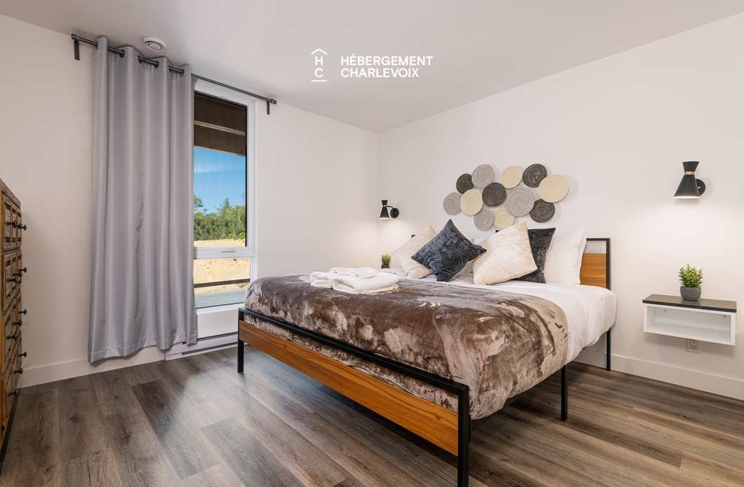 MGR-750 :  Condo 2e & 3e étage - Aux premières loges du levée du Soleil et du St-Laurent