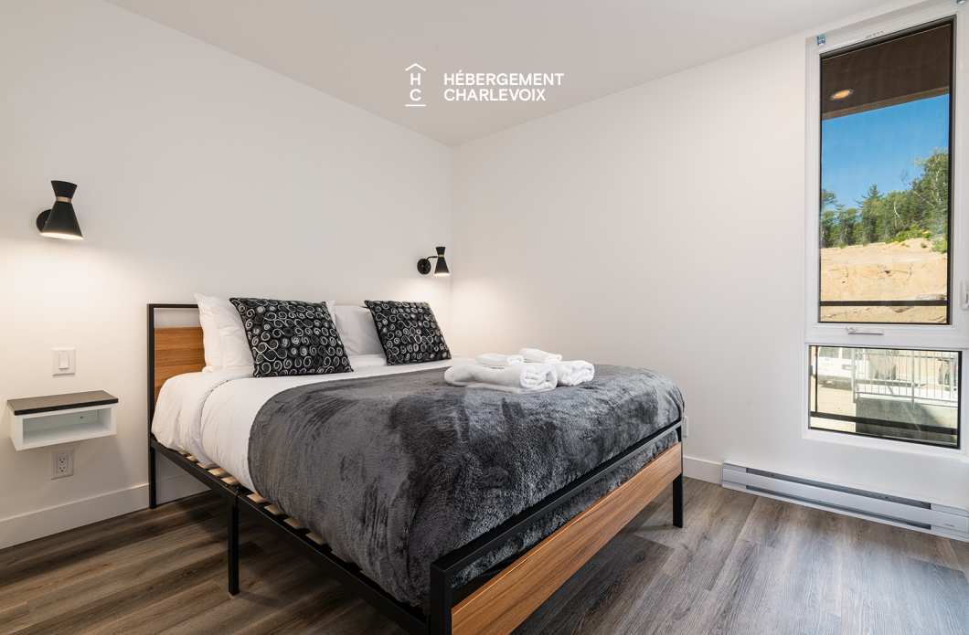 MGR-750 :  Condo 2e & 3e étage - Aux premières loges du levée du Soleil et du St-Laurent
