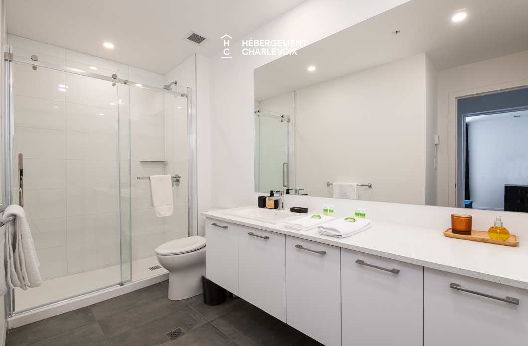 MGR-750 :  Condo 2e & 3e étage - Aux premières loges du levée du Soleil et du St-Laurent