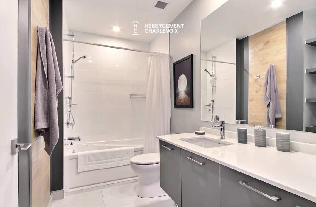 MGR-750 :  Condo 2e & 3e étage - Aux premières loges du levée du Soleil et du St-Laurent