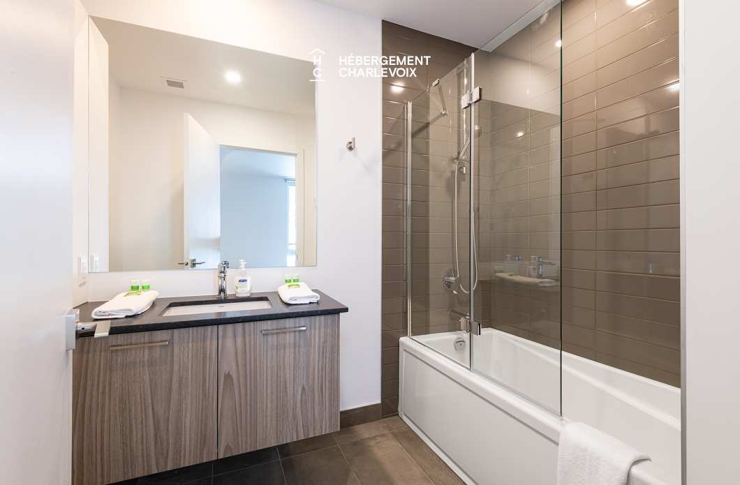 MGR-750 :  Condo 2e & 3e étage - Aux premières loges du levée du Soleil et du St-Laurent