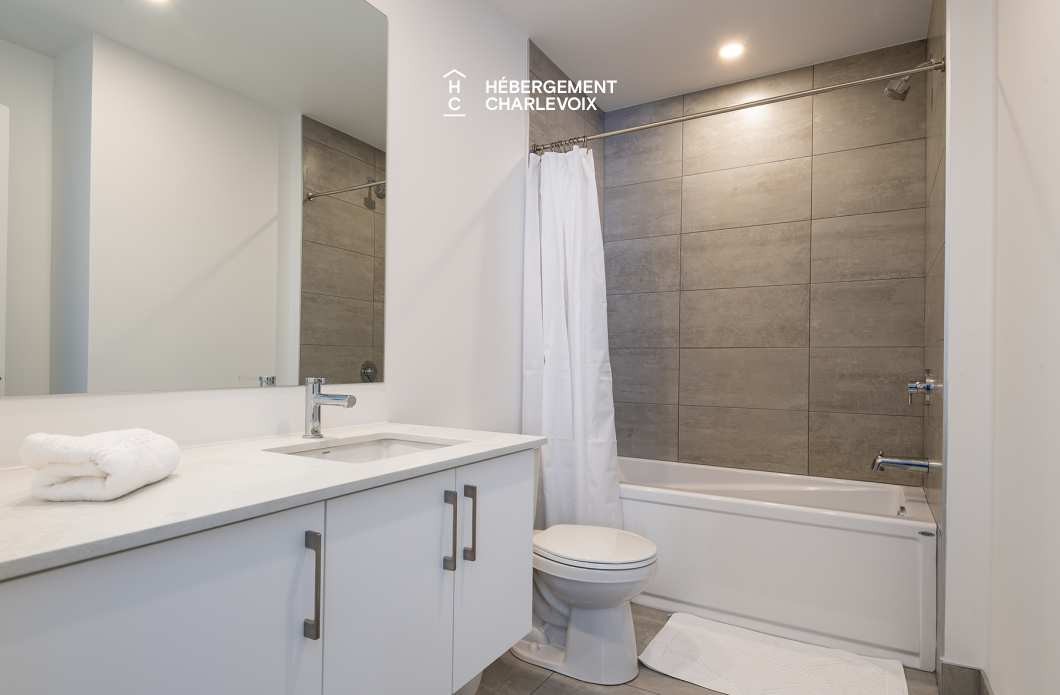 MGR-750 :  Condo 2e & 3e étage - Aux premières loges du levée du Soleil et du St-Laurent