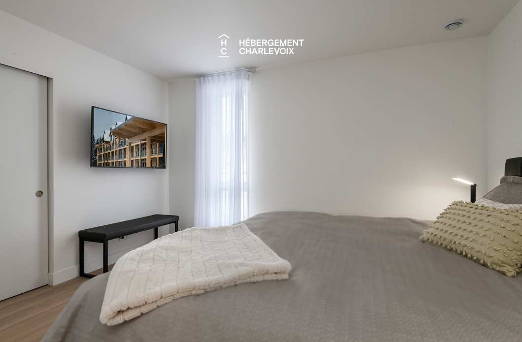 MGR-750 :  Condo 2e & 3e étage - Aux premières loges du levée du Soleil et du St-Laurent