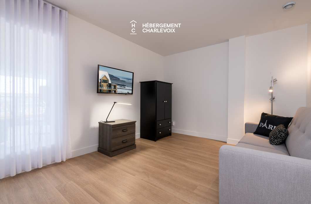 MGR-750 :  Condo 2e & 3e étage - Aux premières loges du levée du Soleil et du St-Laurent