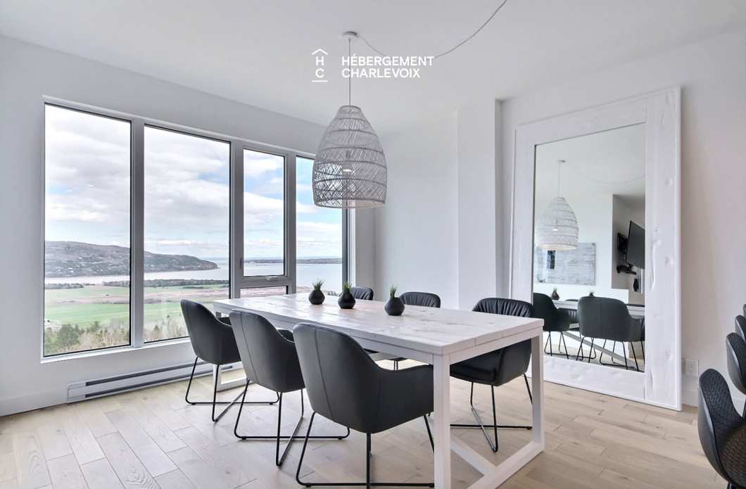 MGR-750 :  Condo 2e & 3e étage - Aux premières loges du levée du Soleil et du St-Laurent