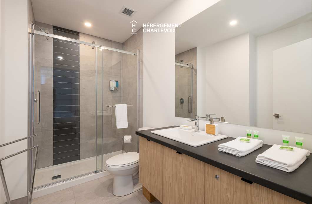 MGR-750 :  Condo 2e & 3e étage - Aux premières loges du levée du Soleil et du St-Laurent
