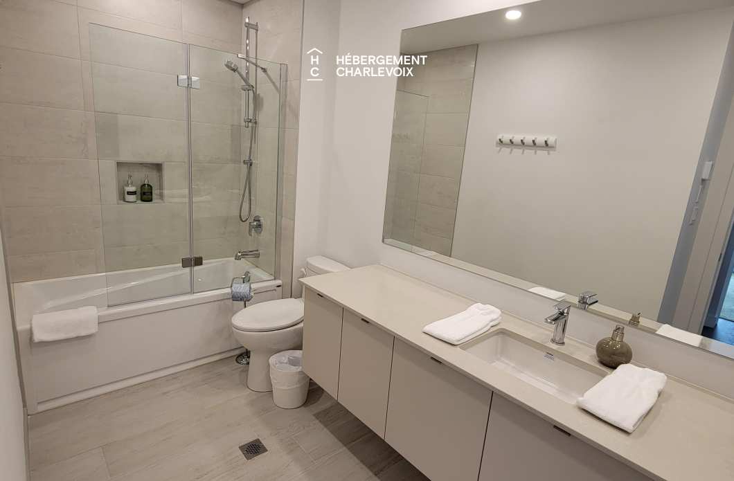 MGR-750 :  Condo 2e & 3e étage - Aux premières loges du levée du Soleil et du St-Laurent