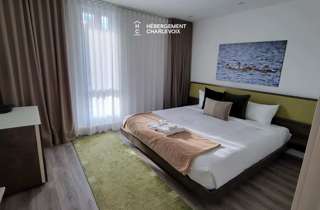 MGR-750 :  Condo 2e & 3e étage - Aux premières loges du levée du Soleil et du St-Laurent