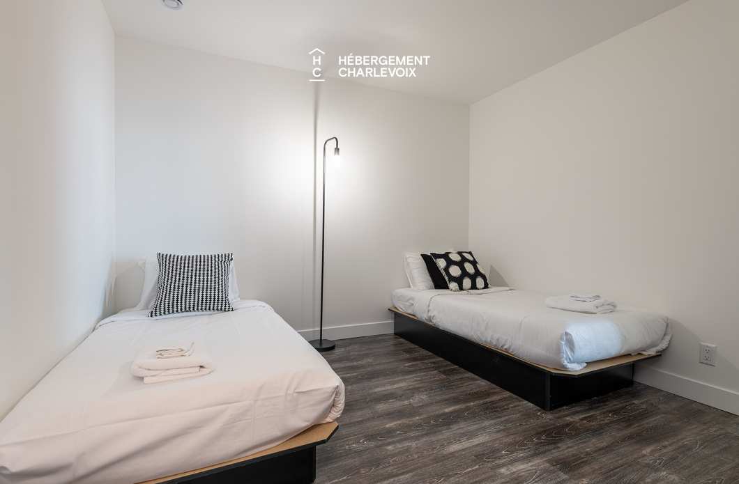 MGR-750 :  Condo 2e & 3e étage - Aux premières loges du levée du Soleil et du St-Laurent