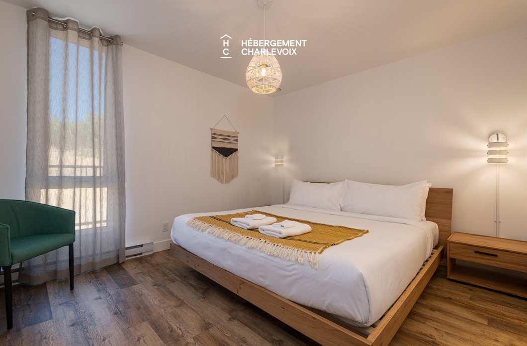 MGR-750:  Condo 4e étage - Penthouse avec vue, perché au-dessus du Fleuve St-Laurent.