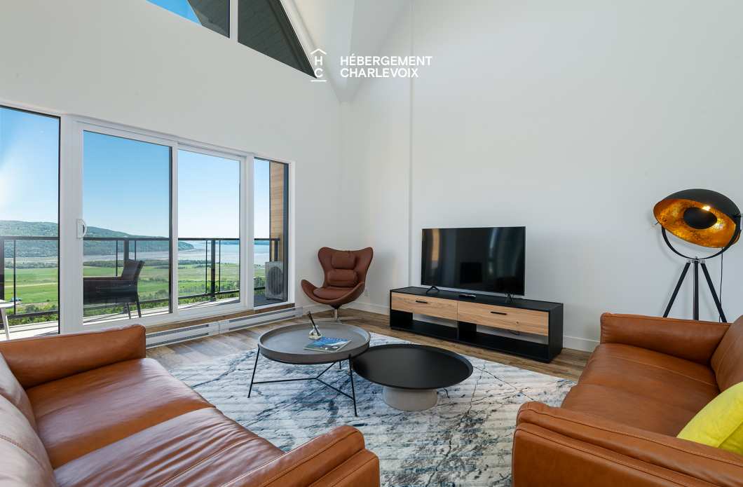 MGR-750:  Condo 4e étage - Penthouse avec vue, perché au-dessus du Fleuve St-Laurent.