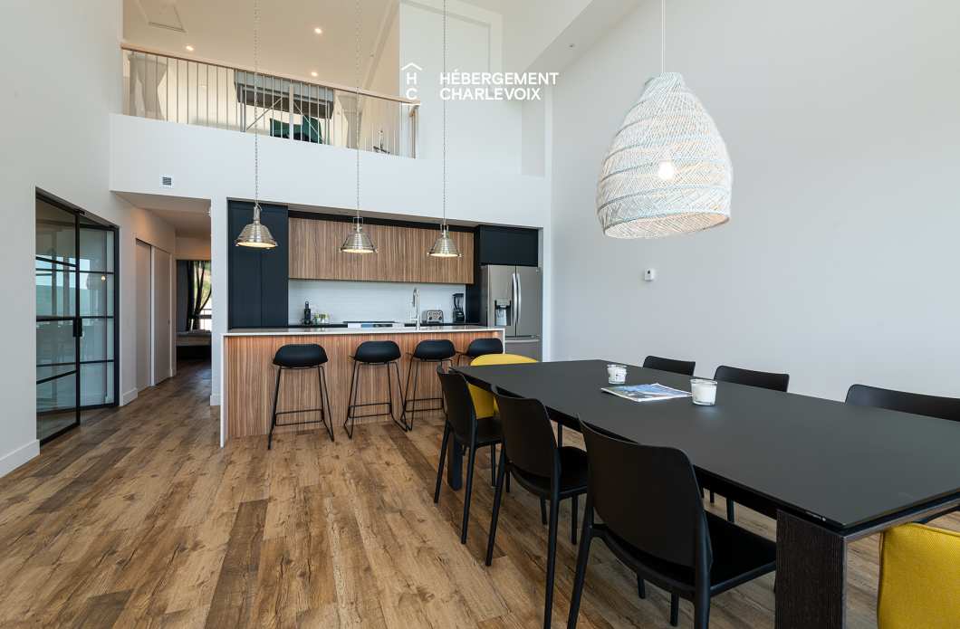MGR-750:  Condo 4e étage - Penthouse avec vue, perché au-dessus du Fleuve St-Laurent.