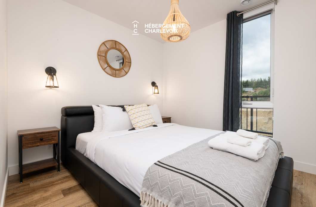 MGR-750:  Condo 4e étage - Penthouse avec vue, perché au-dessus du Fleuve St-Laurent.