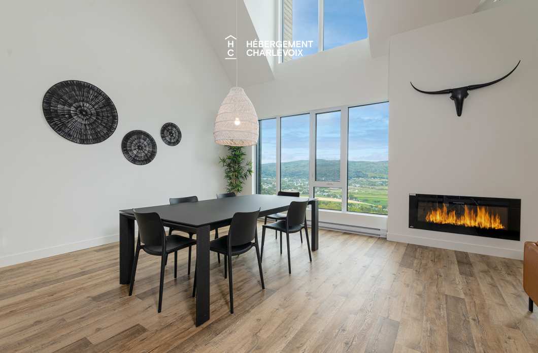 MGR-750:  Condo 4e étage - Penthouse avec vue, perché au-dessus du Fleuve St-Laurent.
