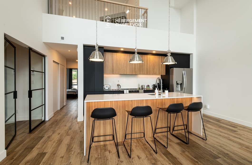 MGR-750:  Condo 4e étage - Penthouse avec vue, perché au-dessus du Fleuve St-Laurent.