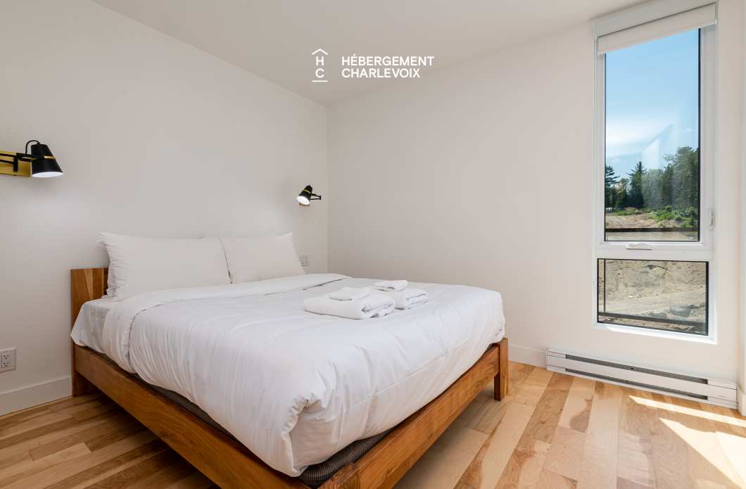 MGR-750:  Condo 4e étage - Penthouse avec vue, perché au-dessus du Fleuve St-Laurent.