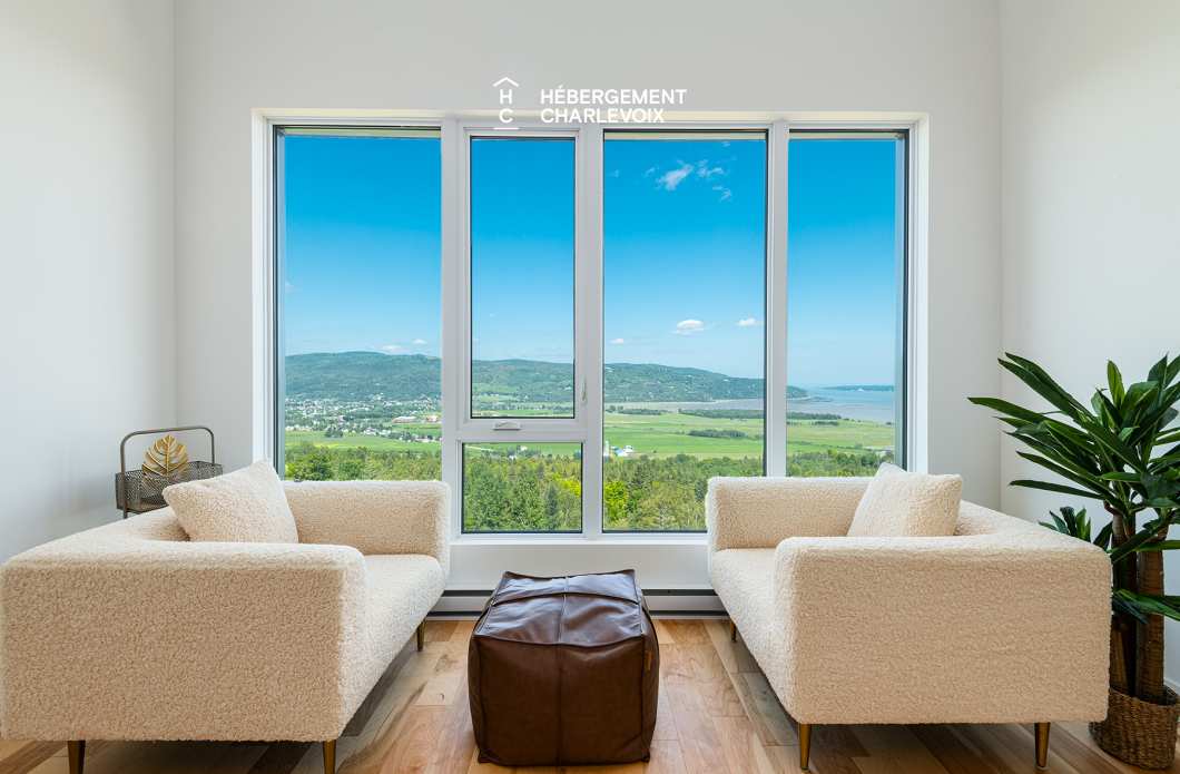 MGR-750:  Condo 4e étage - Penthouse avec vue, perché au-dessus du Fleuve St-Laurent.