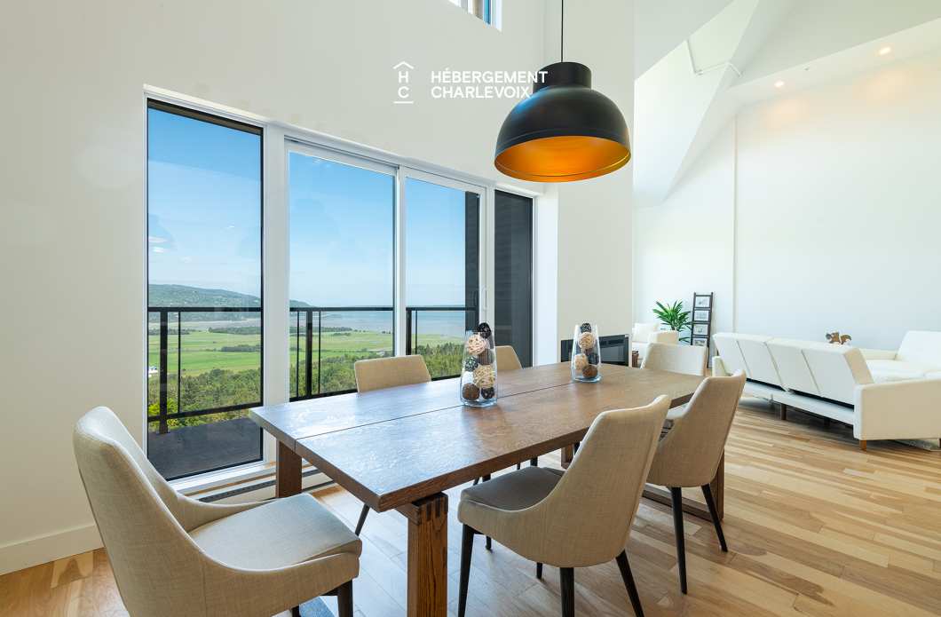 MGR-750:  Condo 4e étage - Penthouse avec vue, perché au-dessus du Fleuve St-Laurent.