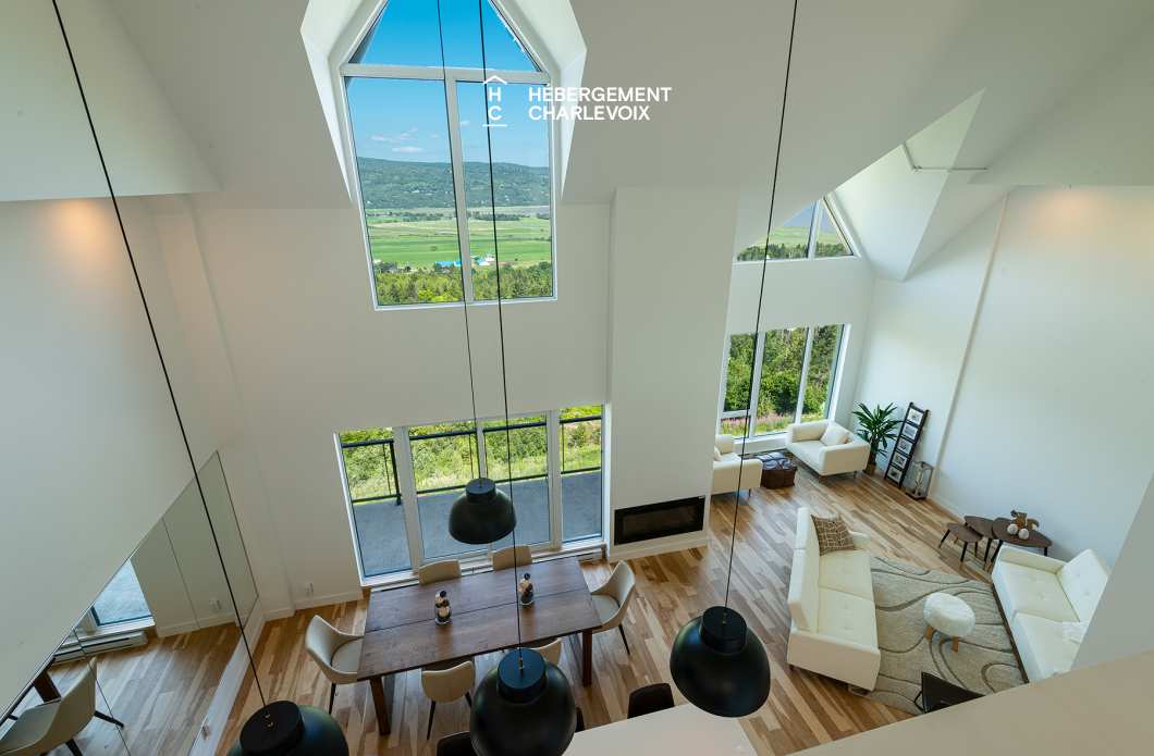 MGR-750:  Condo 4e étage - Penthouse avec vue, perché au-dessus du Fleuve St-Laurent.