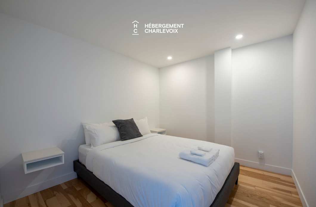 MGR-750:  Condo 4e étage - Penthouse avec vue, perché au-dessus du Fleuve St-Laurent.