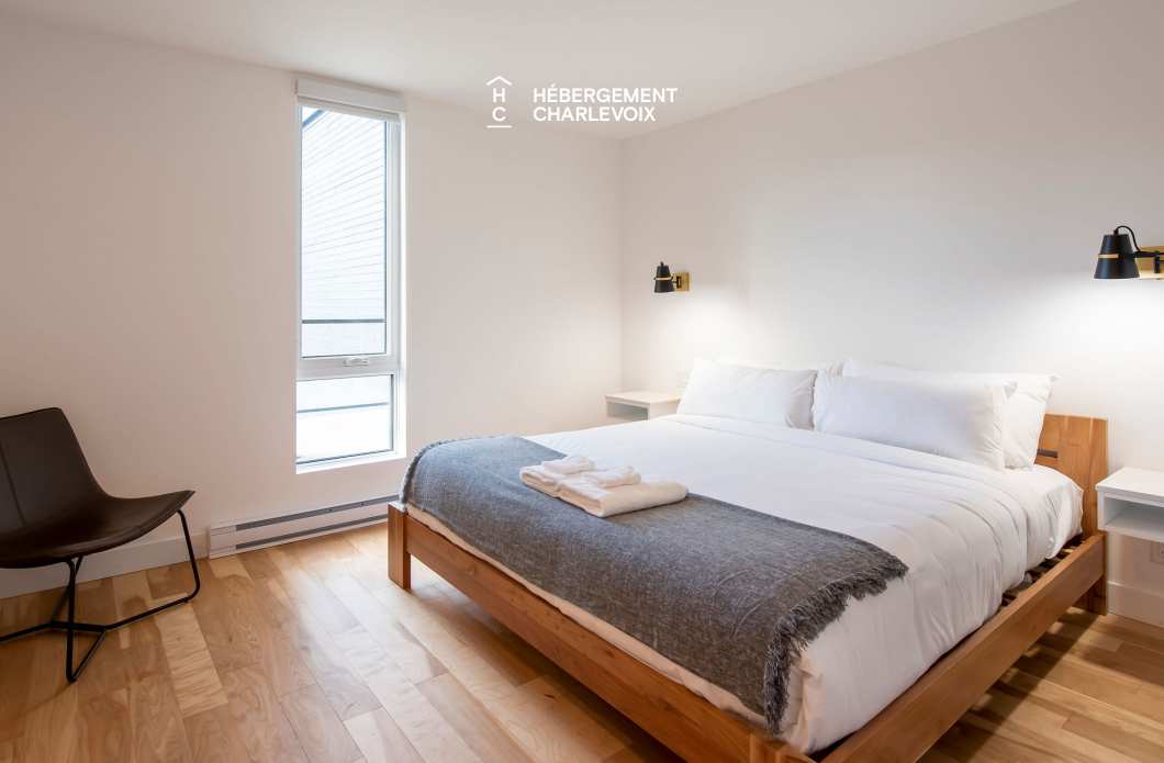 MGR-750:  Condo 4e étage - Penthouse avec vue, perché au-dessus du Fleuve St-Laurent.