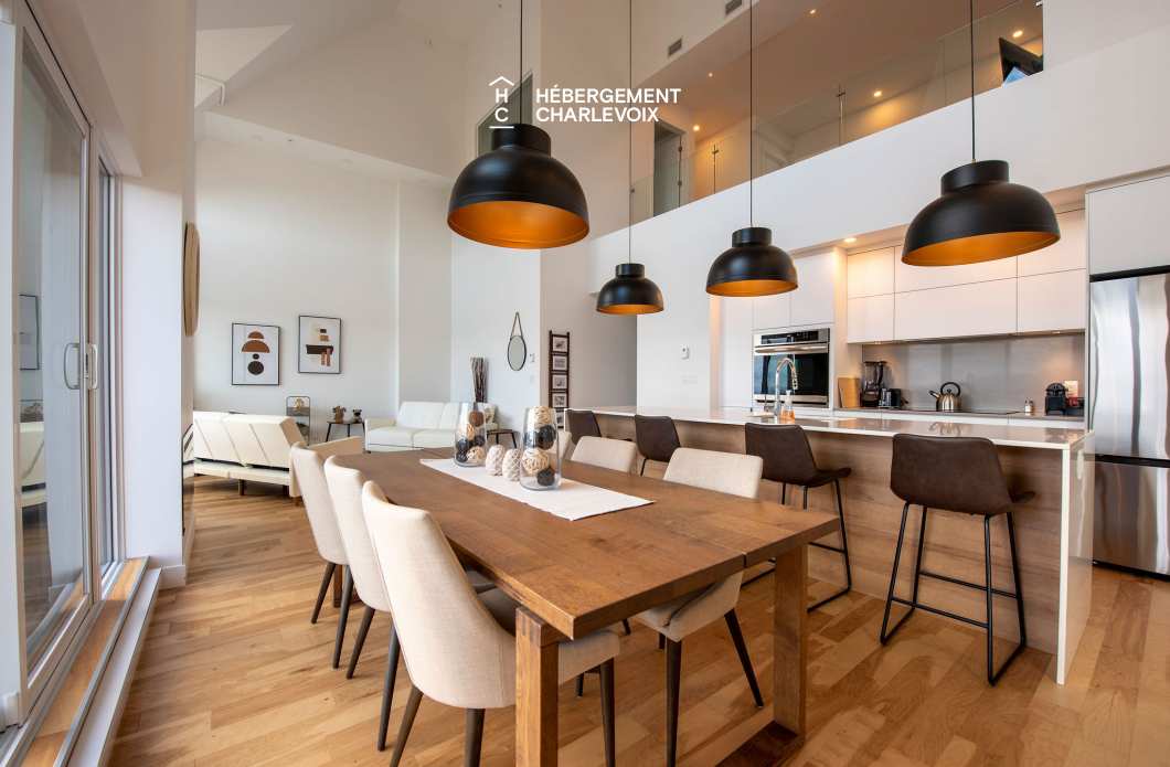 MGR-750:  Condo 4e étage - Penthouse avec vue, perché au-dessus du Fleuve St-Laurent.
