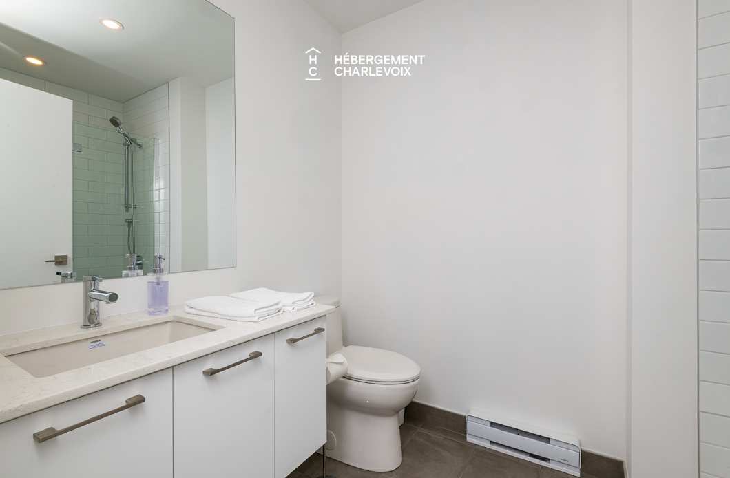 MGR-750:  Condo 4e étage - Penthouse avec vue, perché au-dessus du Fleuve St-Laurent.
