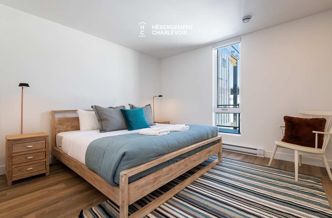 MGR-750:  Condo 4e étage - Penthouse avec vue, perché au-dessus du Fleuve St-Laurent.