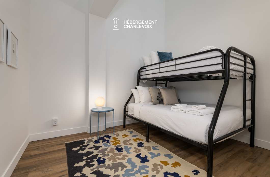 MGR-750:  Condo 4e étage - Penthouse avec vue, perché au-dessus du Fleuve St-Laurent.