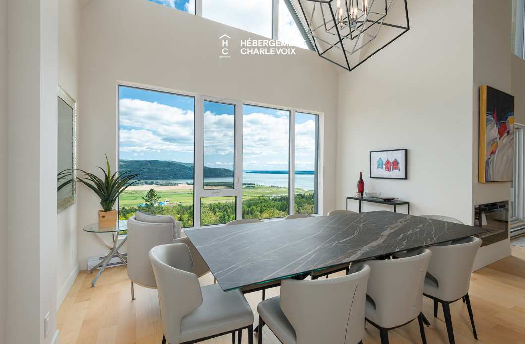 MGR-750:  Condo 4e étage - Penthouse avec vue, perché au-dessus du Fleuve St-Laurent.