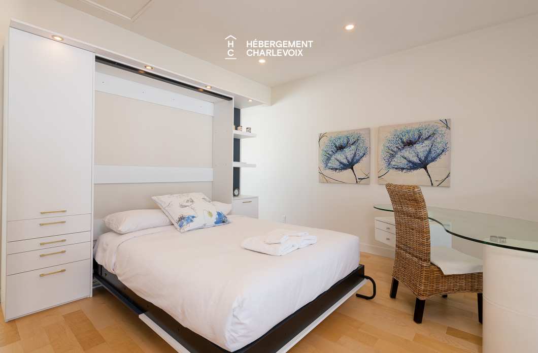 MGR-750:  Condo 4e étage - Penthouse avec vue, perché au-dessus du Fleuve St-Laurent.