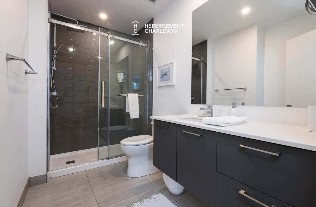 MGR-750:  Condo 4e étage - Penthouse avec vue, perché au-dessus du Fleuve St-Laurent.