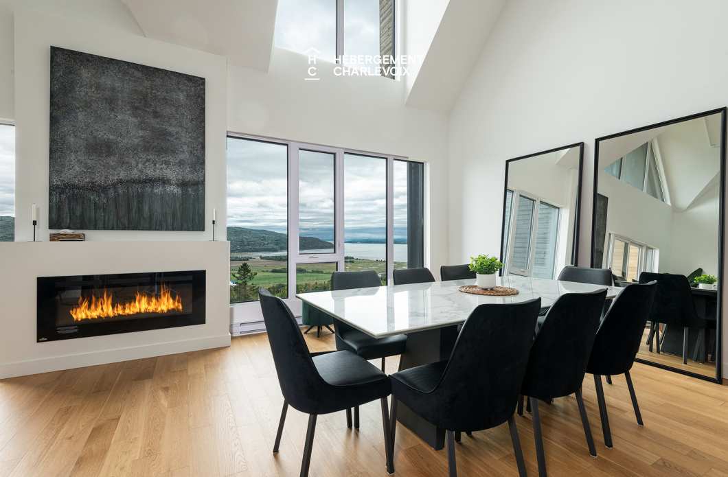 MGR-750:  Condo 4e étage - Penthouse avec vue, perché au-dessus du Fleuve St-Laurent.