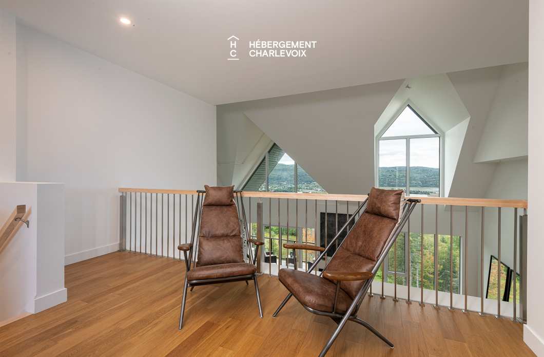 MGR-750:  Condo 4e étage - Penthouse avec vue, perché au-dessus du Fleuve St-Laurent.