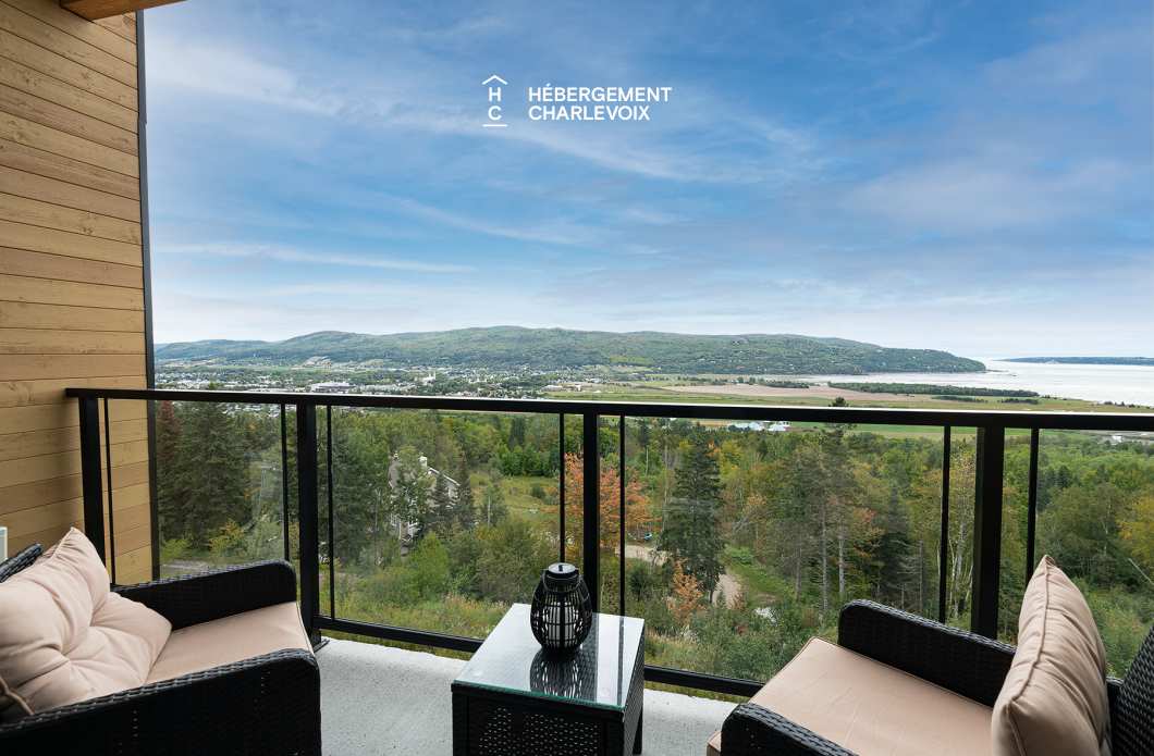 MGR-750:  Condo 4e étage - Penthouse avec vue, perché au-dessus du Fleuve St-Laurent.