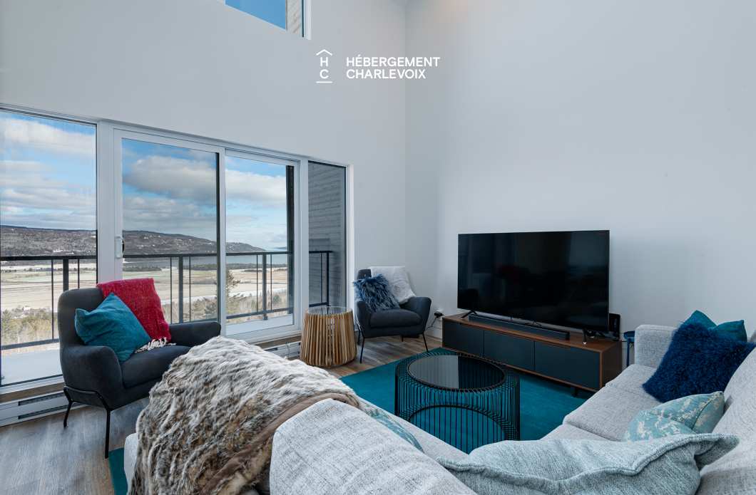 MGR-750:  Condo 4e étage - Penthouse avec vue, perché au-dessus du Fleuve St-Laurent.