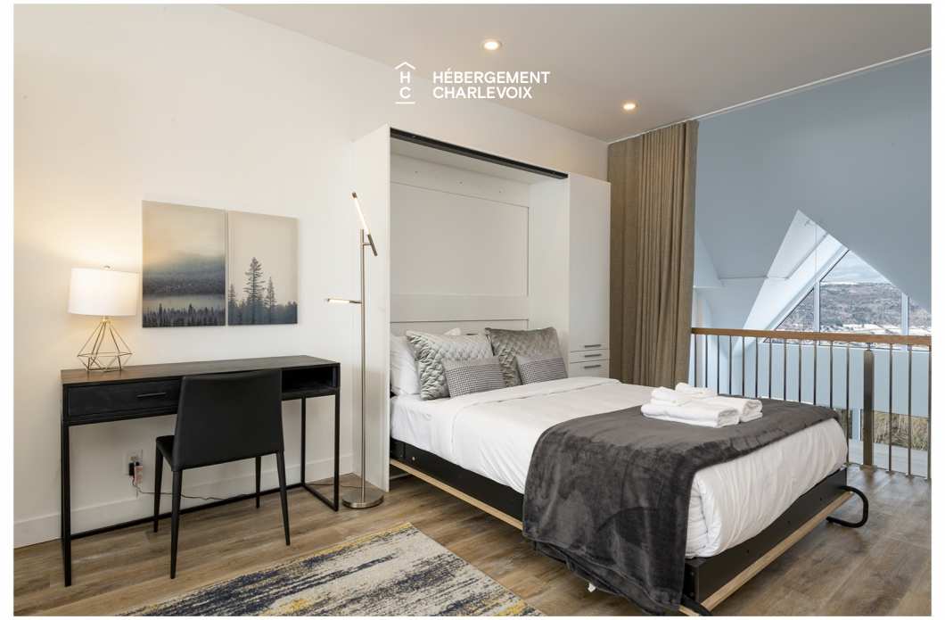 MGR-750:  Condo 4e étage - Penthouse avec vue, perché au-dessus du Fleuve St-Laurent.
