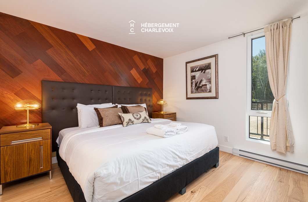 MGR-750:  Condo 4e étage - Penthouse avec vue, perché au-dessus du Fleuve St-Laurent.
