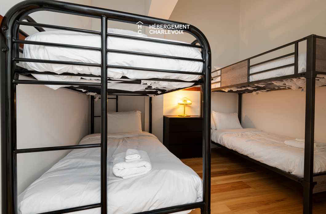 MGR-750:  Condo 4e étage - Penthouse avec vue, perché au-dessus du Fleuve St-Laurent.