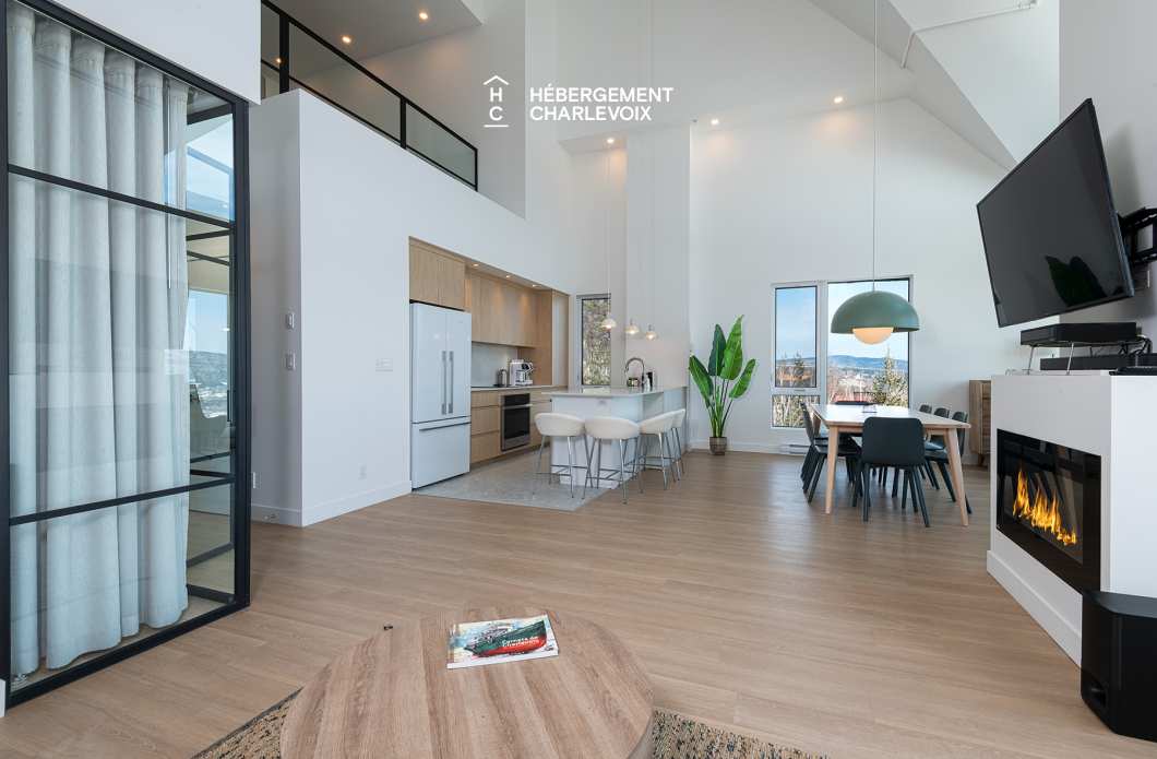 MGR-750:  Condo 4e étage - Penthouse avec vue, perché au-dessus du Fleuve St-Laurent.