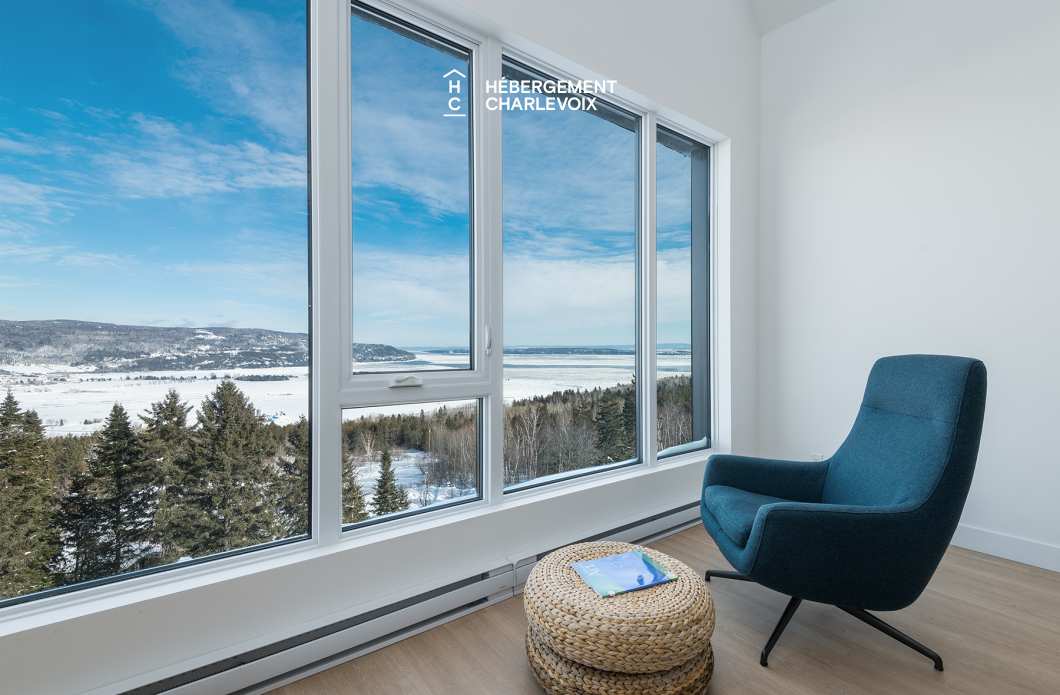 MGR-750:  Condo 4e étage - Penthouse avec vue, perché au-dessus du Fleuve St-Laurent.