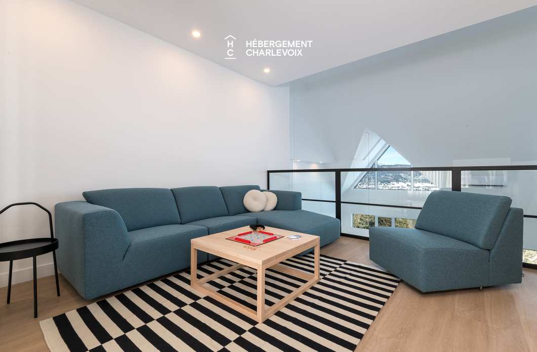 MGR-750:  Condo 4e étage - Penthouse avec vue, perché au-dessus du Fleuve St-Laurent.