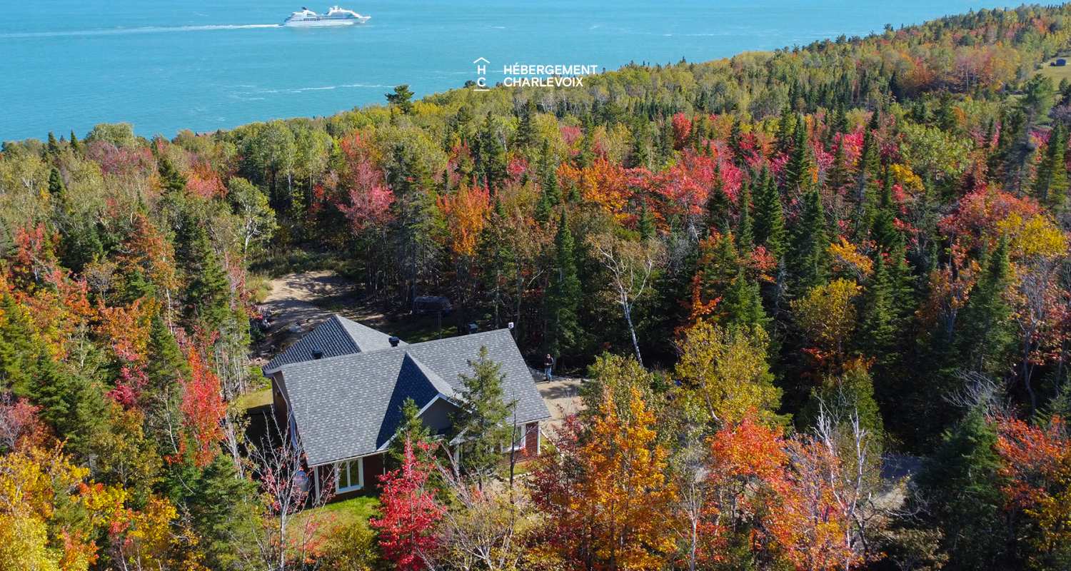 AAC-675 - Situé dans un secteur très boisé.