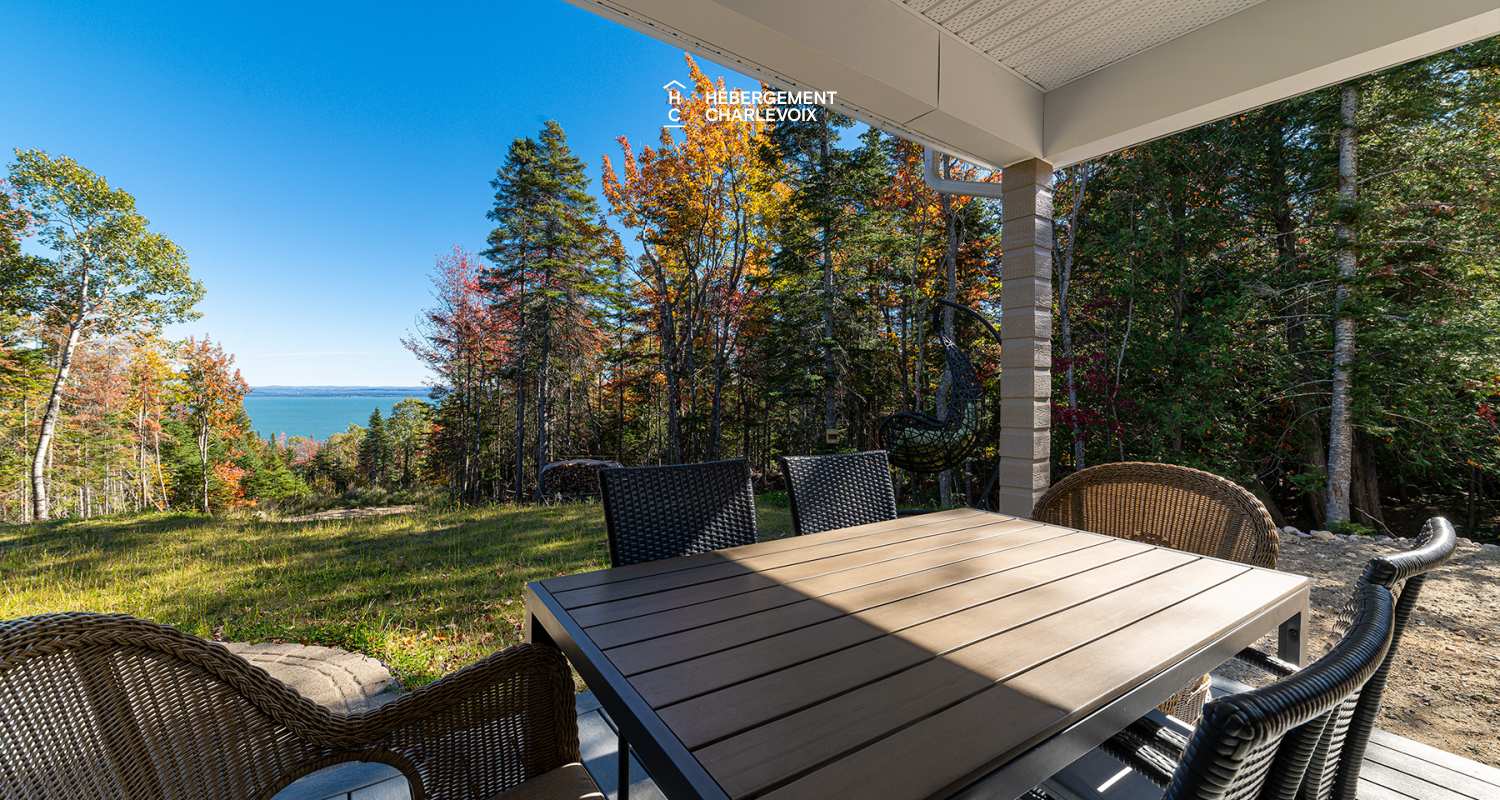 AAC-675 - Situé dans un secteur très boisé.