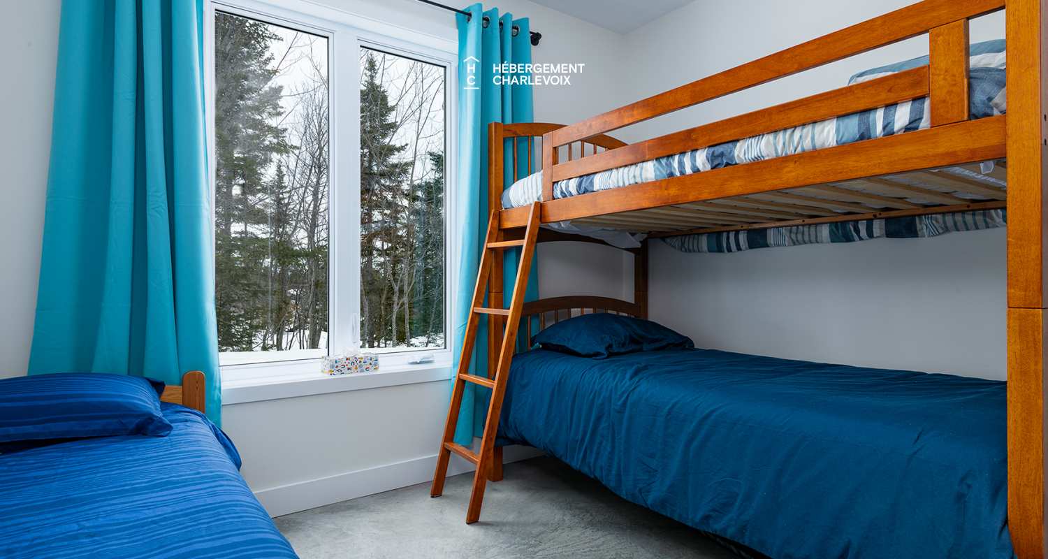 AAC-675 - Situé dans un secteur très boisé.