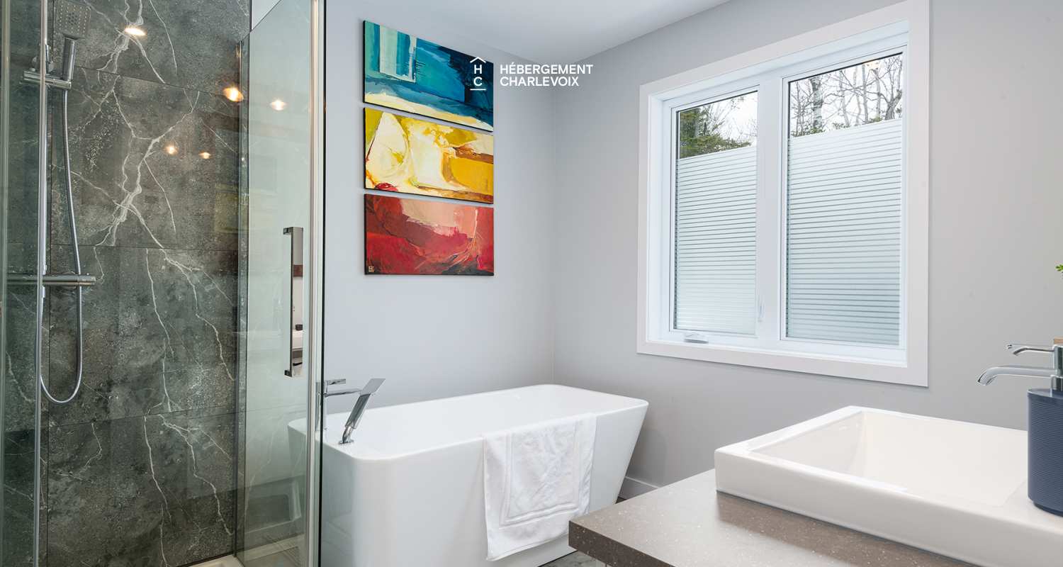 AAC-675 - Situé dans un secteur très boisé.