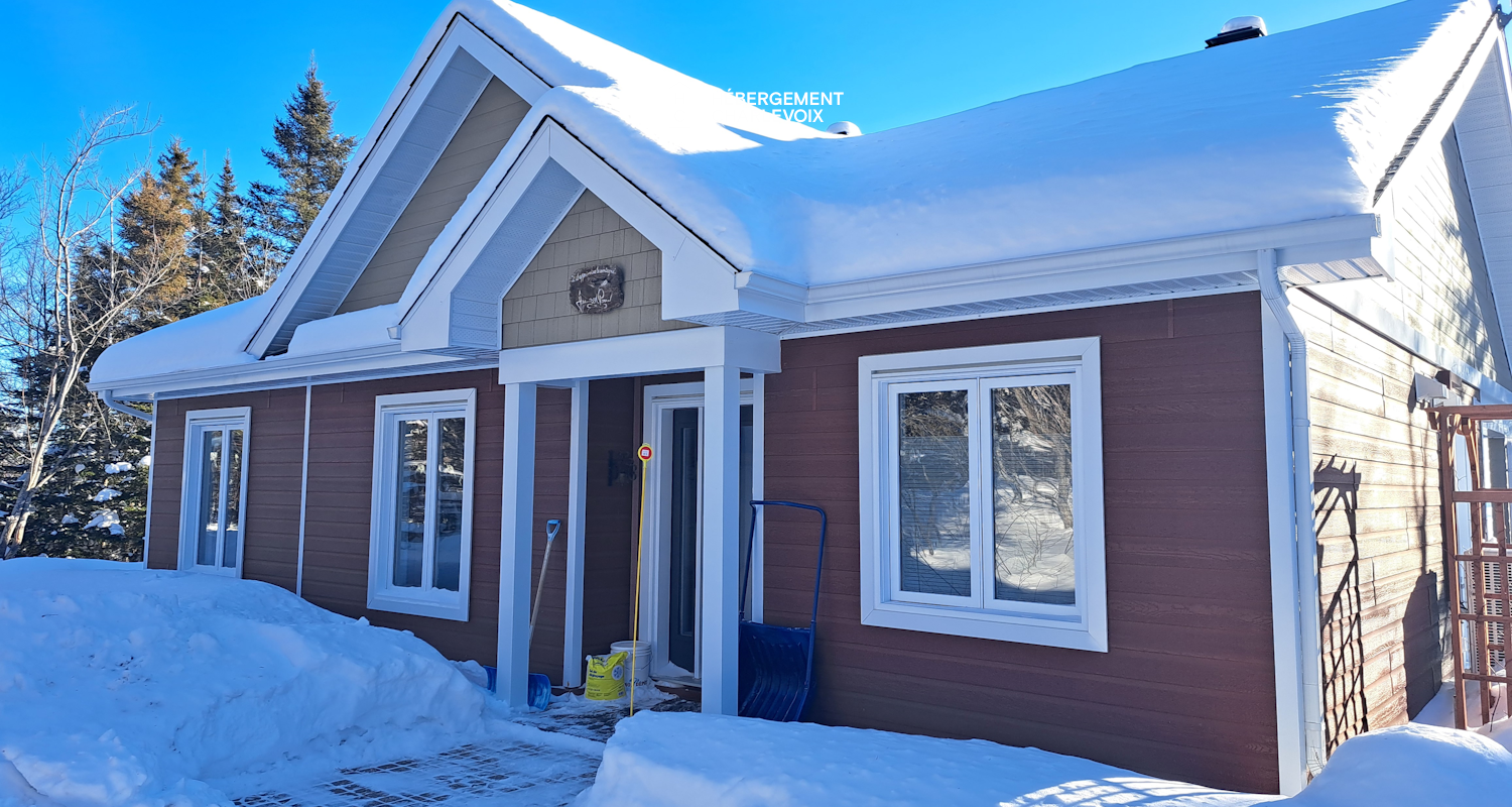 AAC-675 - Situé dans un secteur très boisé.