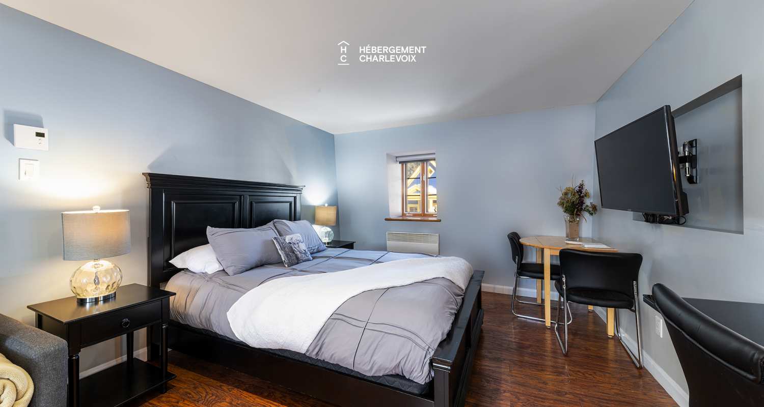 ABE-2 - Completely renovated, downtown Baie-Saint-Paul