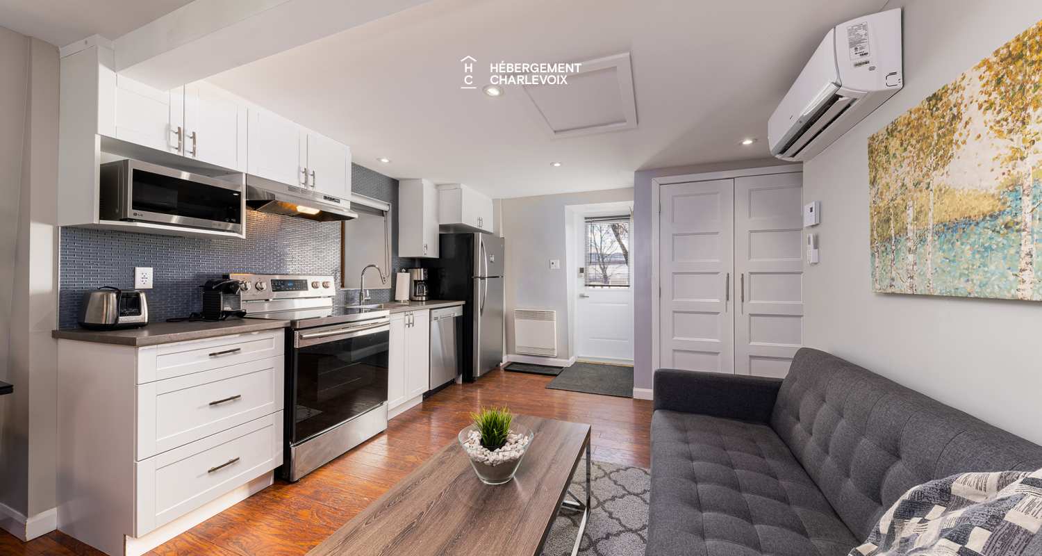 ABE-2 - Completely renovated, downtown Baie-Saint-Paul